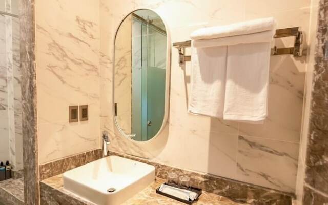 My My Hotel 2