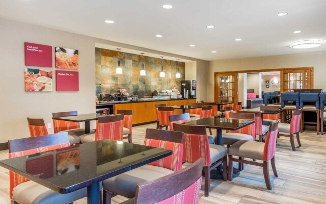 Comfort Suites Fairview Heights - St. Louis