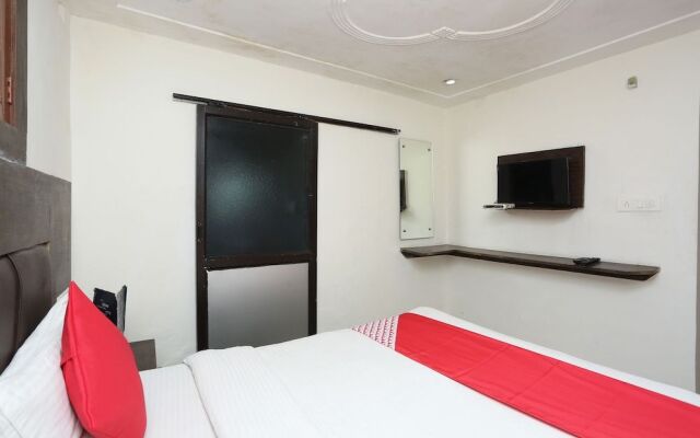 OYO 26771 Hotel Lotus Inn
