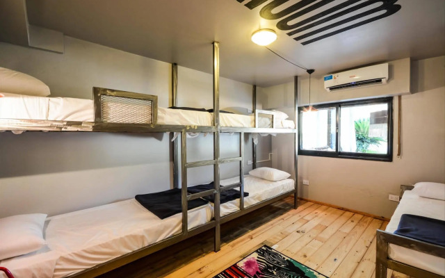 Onas Hostel & Suites