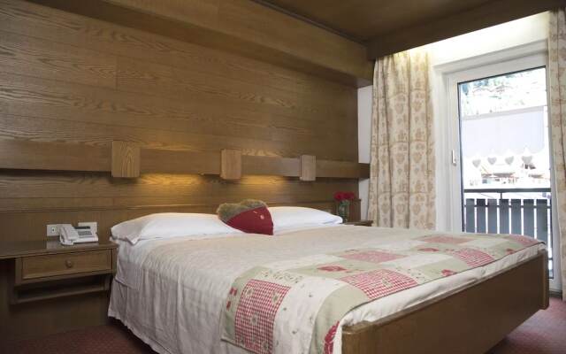 Sport Hotel Enrosadira