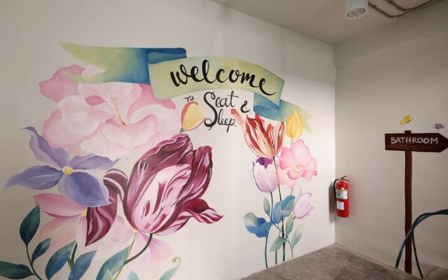Seatz station Hostel Female only