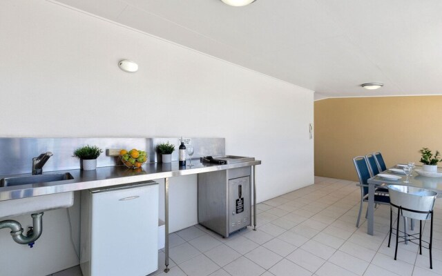 6BR Coolum Beach