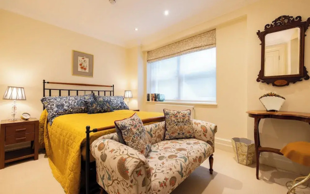 Paddington 7-bed 13-guest Massive House W/patio