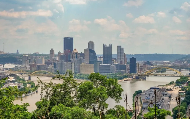 Apartments in Pittsburgh's Cultural District by Frontdesk