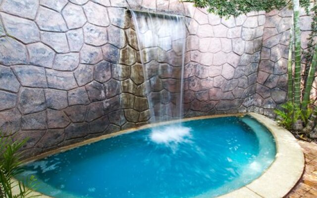 Leonia Holistic Destination