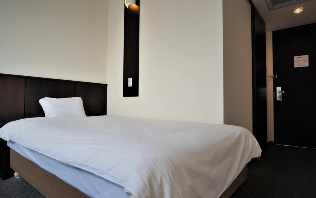Green Rich Hotel Tosu Ekimae – Guest Rooms – Tosu