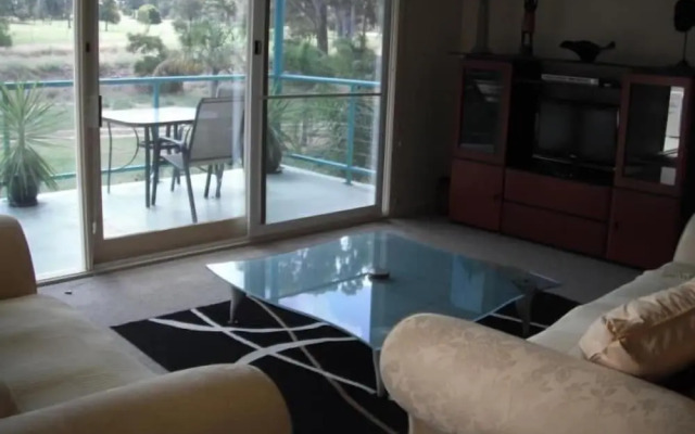 Golf View Apartment 7
