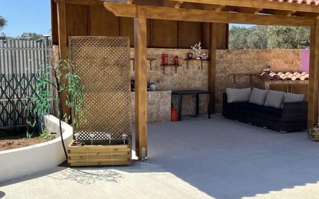 Eco Studio Flat Kalyvia Thorikou, Greece