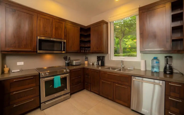 Miramar 1B - 3 bdr - 3 Bath Ocean View