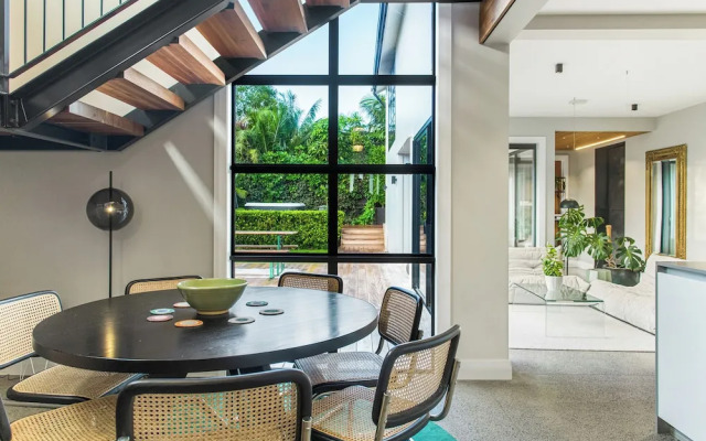 Timeless Executive Family Home - Spa
