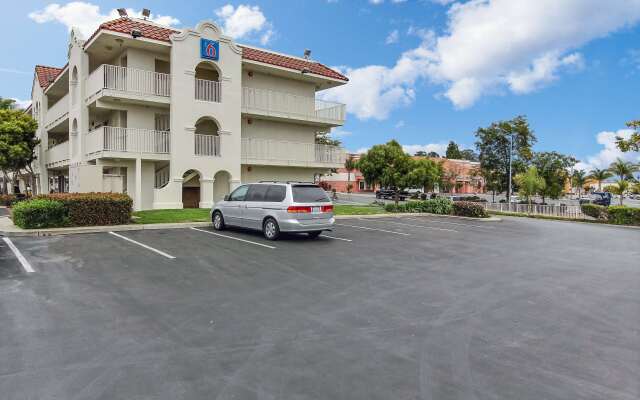 Motel 6 Watsonville, CA - Monterey Area