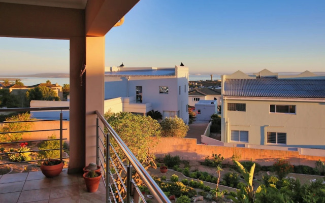 Sa-Ais, Langebaan 6-sleeper