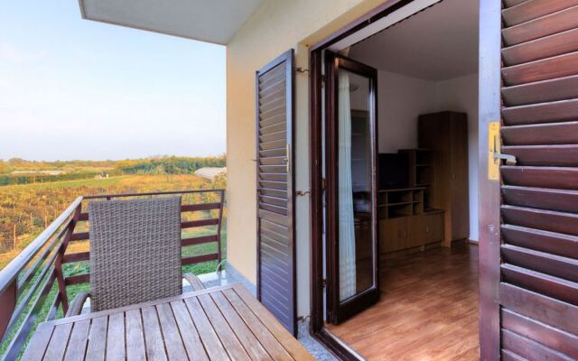 Apartment Vesela Umag/Volparija 38202