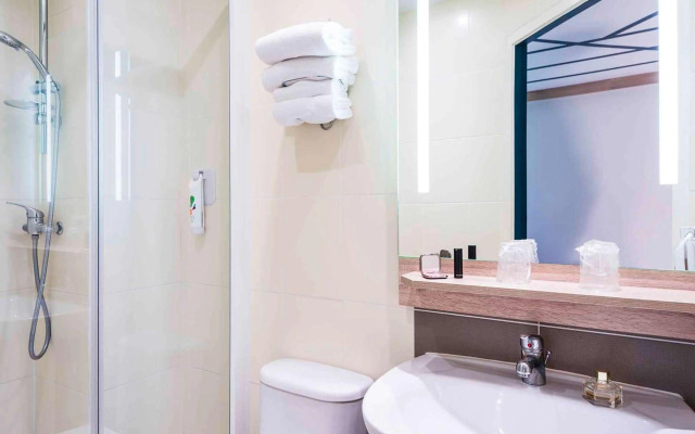 ibis Styles Rouen Val De Reuil