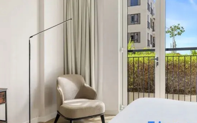 Stylish 2BR with Beach Access