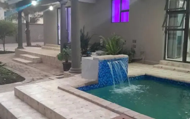 Modernly Furnished Standard Room With Queen bed - 2220