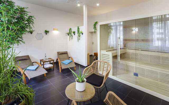 Star-Apart Hansa Hotel