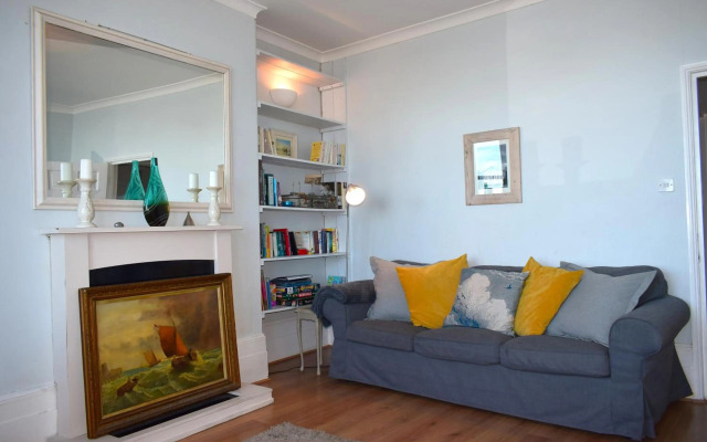 Seascape Retreat with Parking