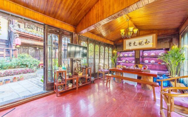 Lijiang Family And Hostel Inn