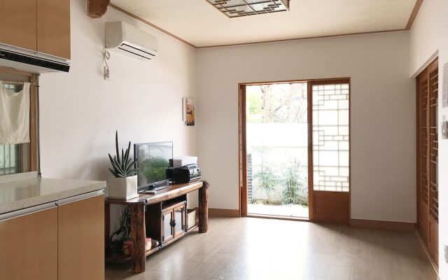 Pretty Hanok House