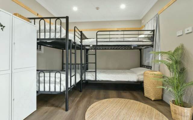 Flinders St. Boutique Hotel