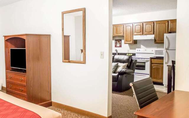 Econo Lodge on the Bay