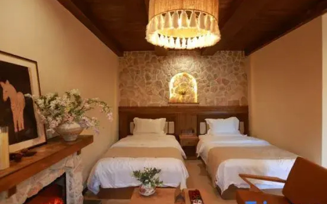 YingjingShanye Hillside Outlook Inn