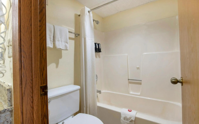 OYO Hotel Tulsa International Airport