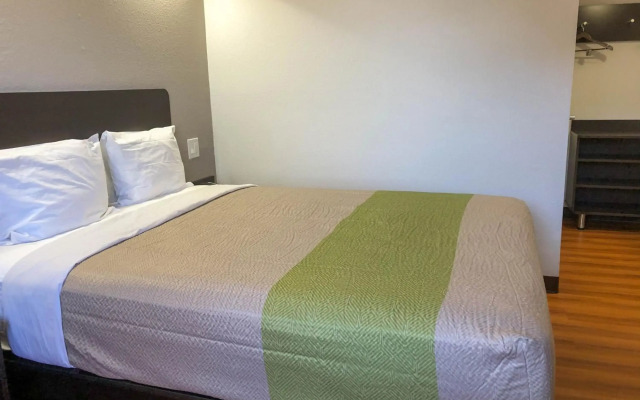 Motel 6 Wichita, KS