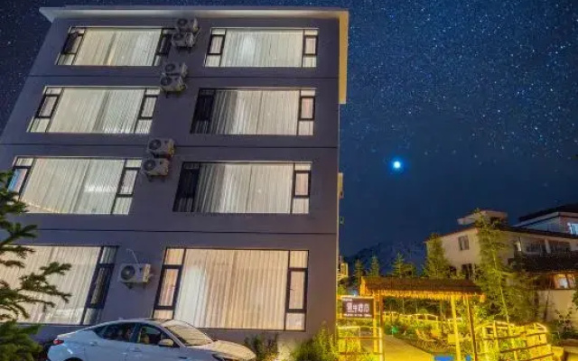 Rooftop Coffee Hotel with Snow-capped Mountain View