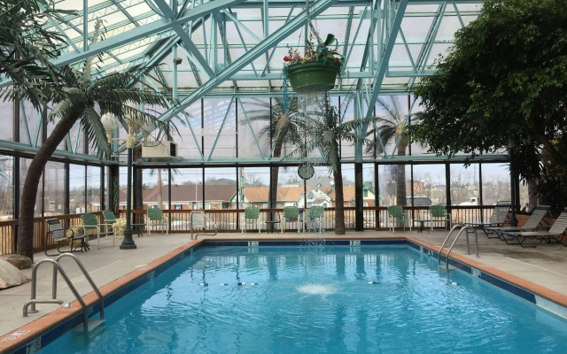 Wildwood Inn Tropical Dome & Theme Suites