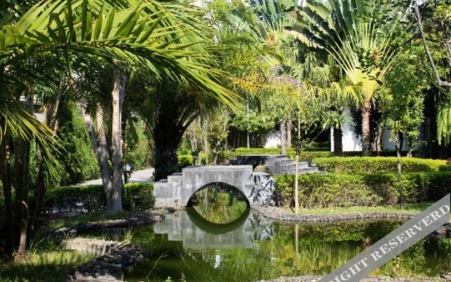 Yurui Hot Spring Garden Hotel