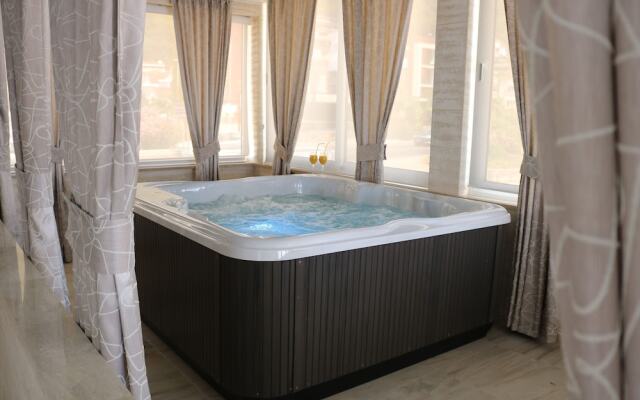 Hotel Maksim