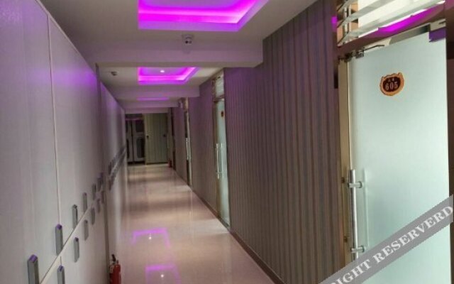 Zhumengzhe Capsule Hotel (Kunming Railway Station)