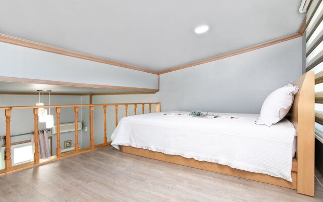 Yangyang River Pension