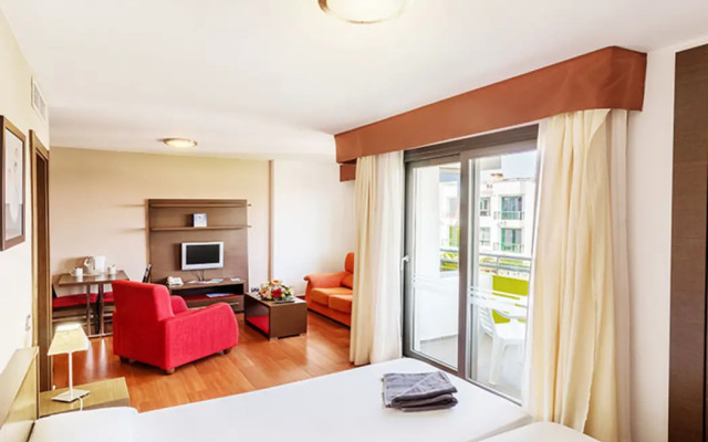 Livvo Corralejo Beach Hotel
