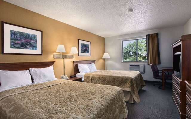 Super 8 by Wyndham Canton/Livonia Area