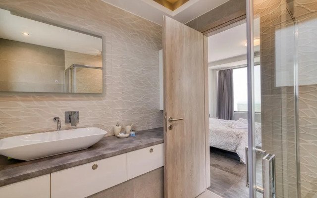 Serenity Suites Sea View 2