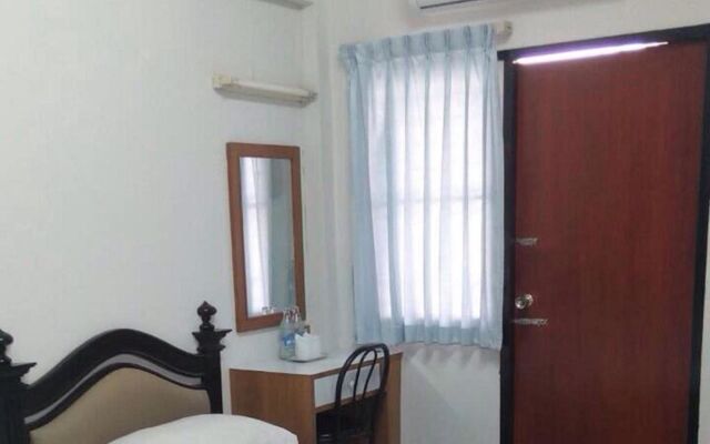 Taweeporn Guest House