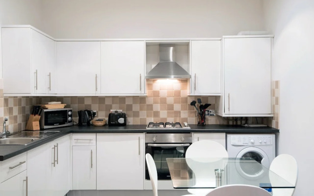 Apartment 2 The Grove