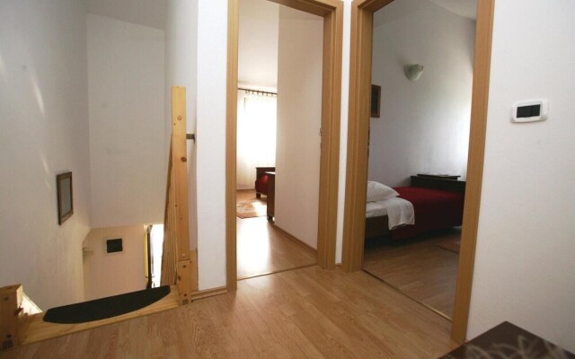 Beautiful Home in Belavici With Wifi and 2 Bedrooms