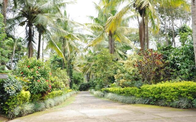 Family Estate Stay Near Murnad