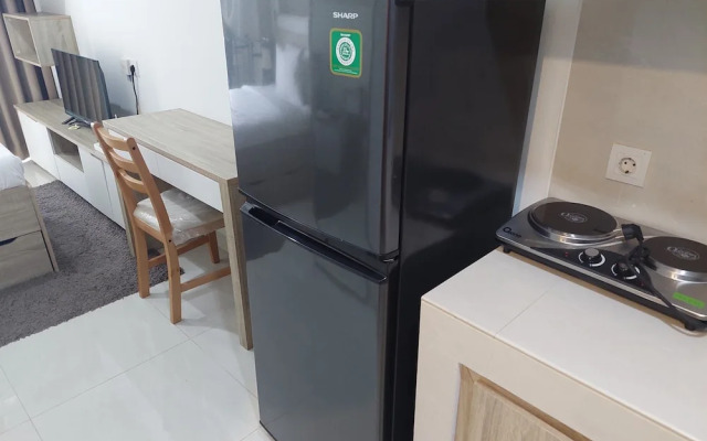 Good Deal and Comfy Studio Apartment at Springwood Residence