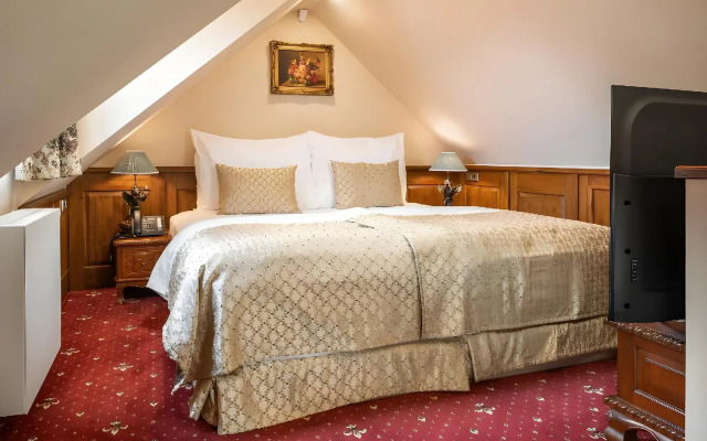 Iron Gate Hotel & Suites Prague by BHG