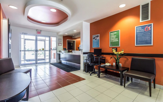 Motel 6 Kingston, ON