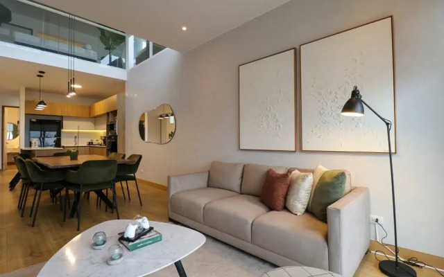 Elegant 3BR Duplex With Balcony in Miraflores