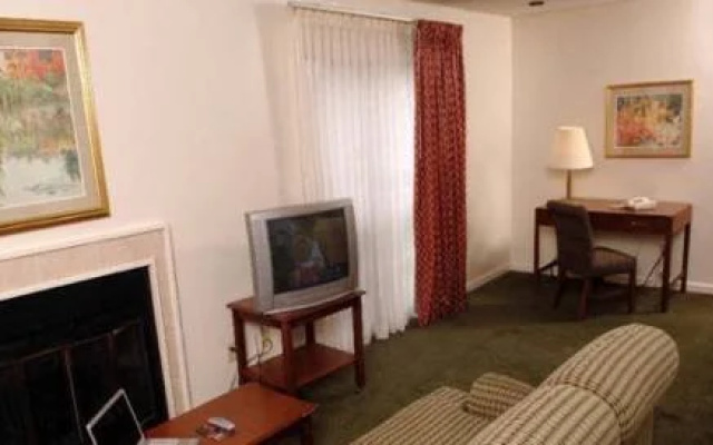 Huntsville Hotel & Suites