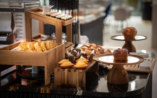 Golden Tulip Lyon Ouest Techlid Hotel & Spa