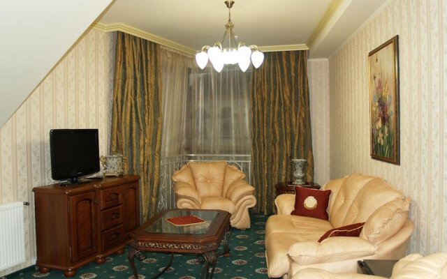 Atrium Hotel